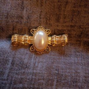 American Jewelry Company Brooch Pin